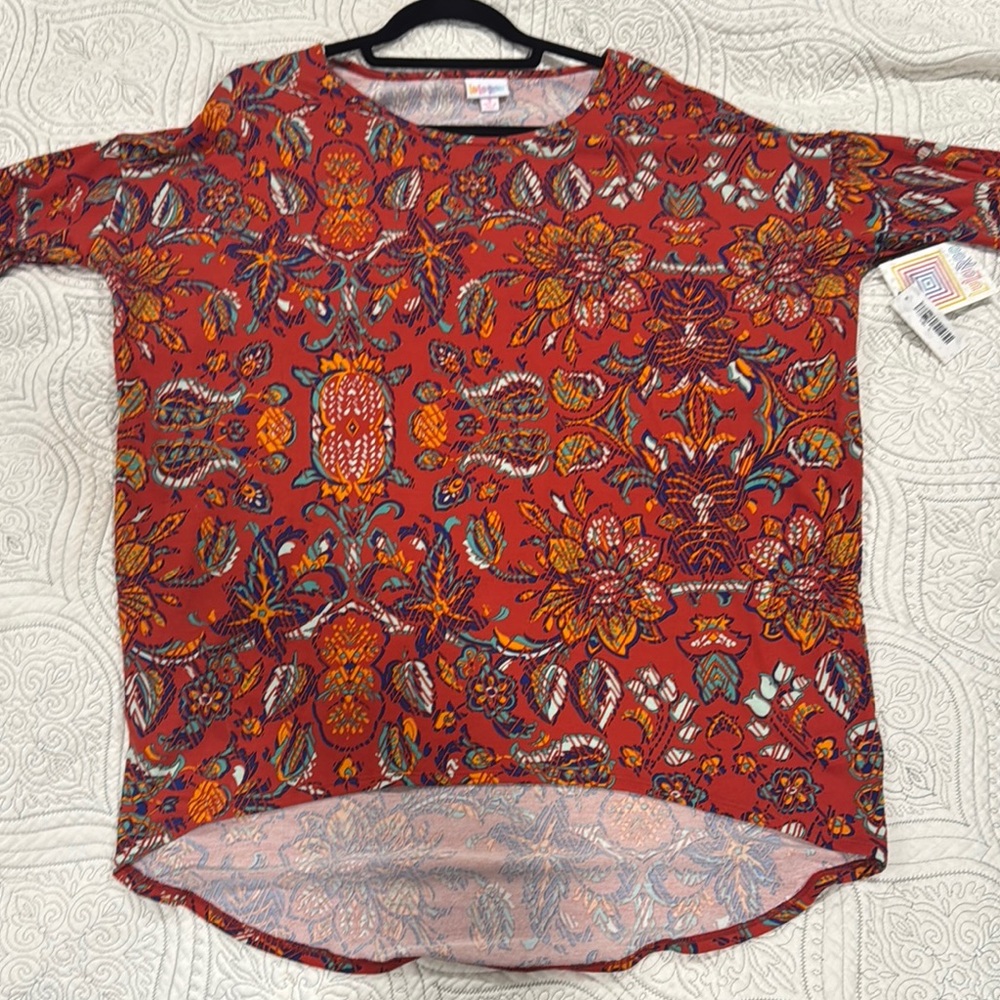 LuLaRoe Red Floral Short Sleeve Top